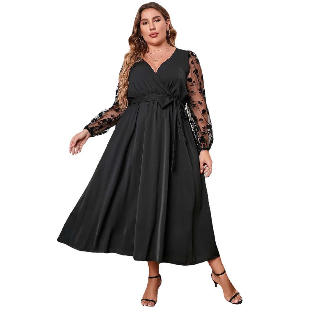 【XL-4XL】👗V-nyakú, áttetsző, hímzett ujjakkal ellátott fekete ruha