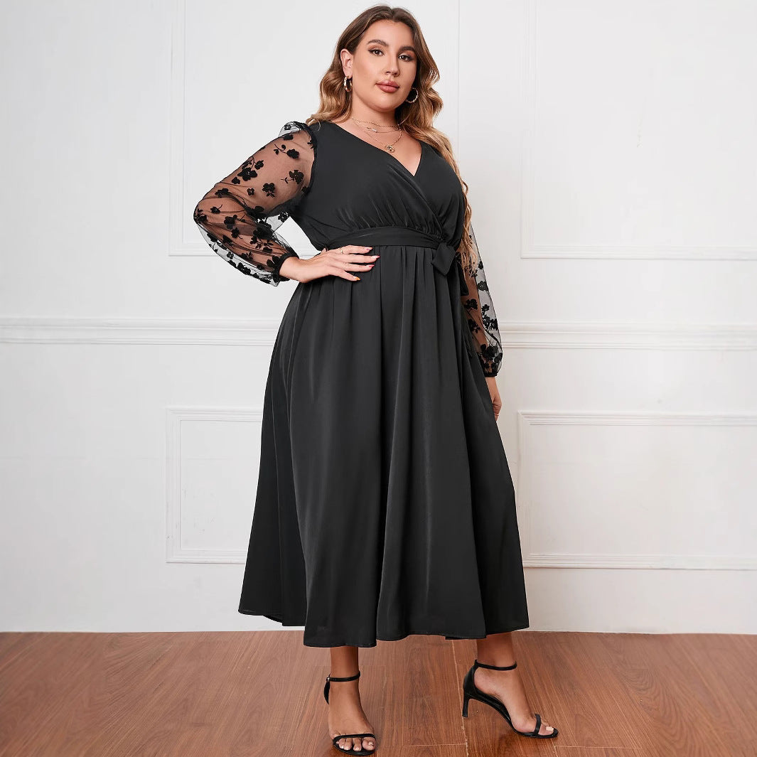 【XL-4XL】👗V-nyakú, áttetsző, hímzett ujjakkal ellátott fekete ruha